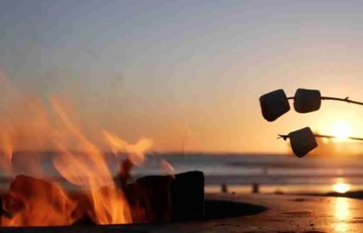 S’mores Bar on the Beach